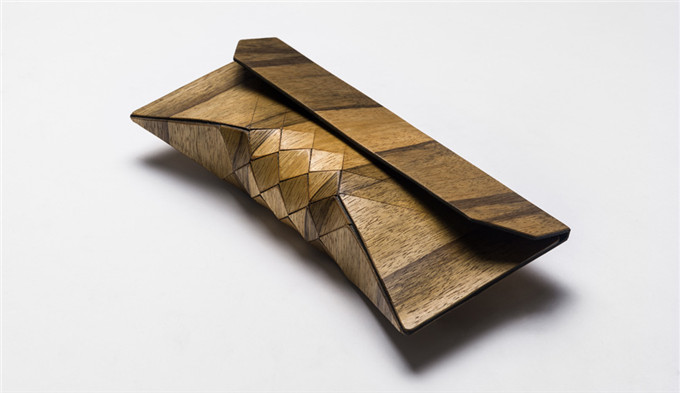 TeslerMendelovitch-WoodenClutch-2.jpg