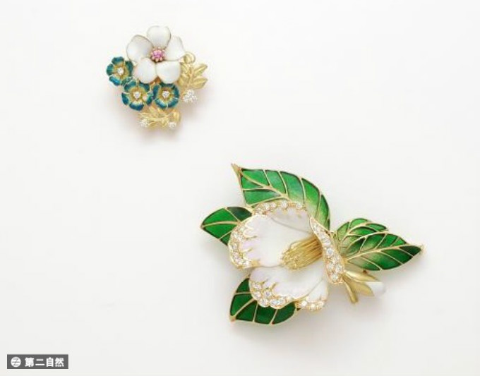 Nature-inspired-enameled-jewelry-by-Kunio-Nakajima.jpg