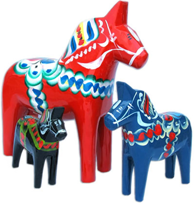swedish-red-carved-wooden-dala-dalecarlian-horse-meaning (1).jpg
