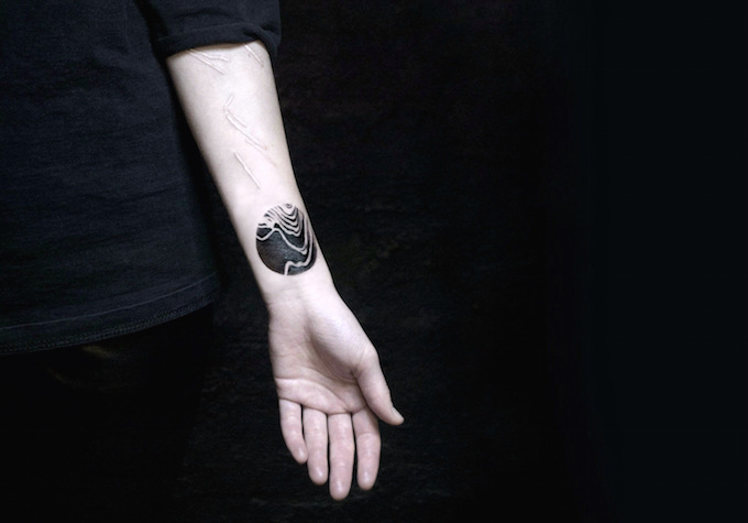 dramatic-minimal-tattoo-4.jpg