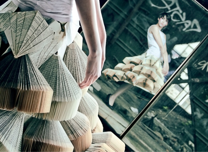 Foldability+Book+couture+origami+skirt+fashion+1.jpg