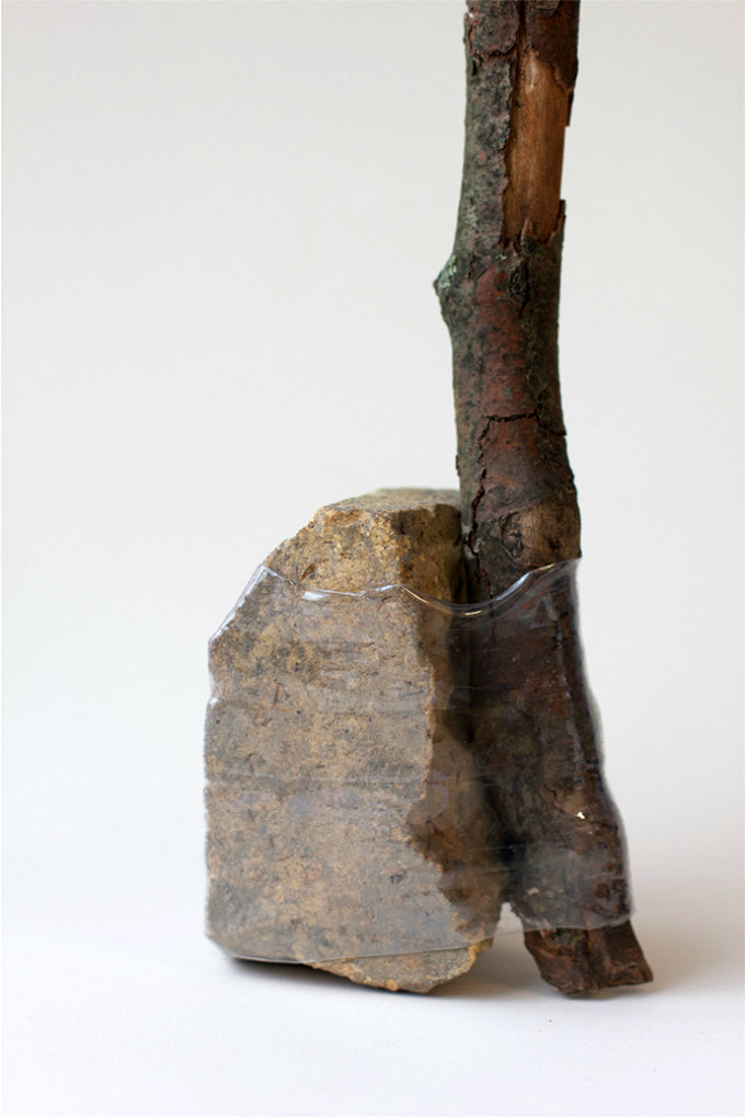 MicaellaPedros_JoiningBottles_Experiment03_670.jpg