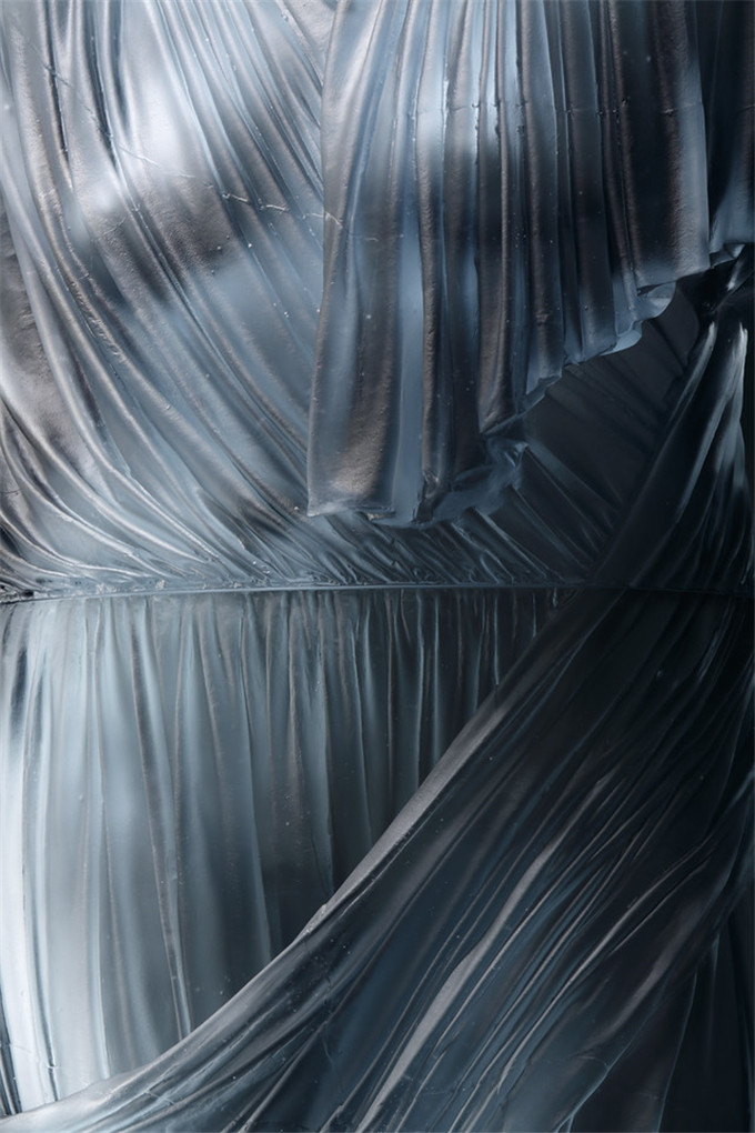 Nocturnes-Cast-Glass-Figurative-Sculpture-Absent-Nude-09-X2.jpg