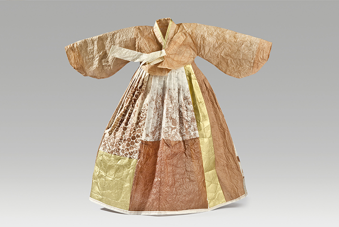 gold-hanbok.png