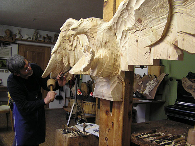 一把雕刻刀雕了30年，他成了最伟大的动物雕塑家