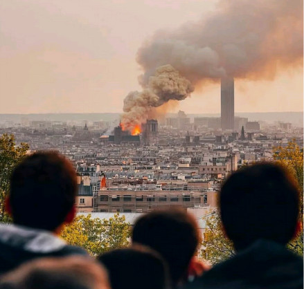痛心！一场大火，800年瑰宝成残骸！巴黎圣母院，等你浴火重生！