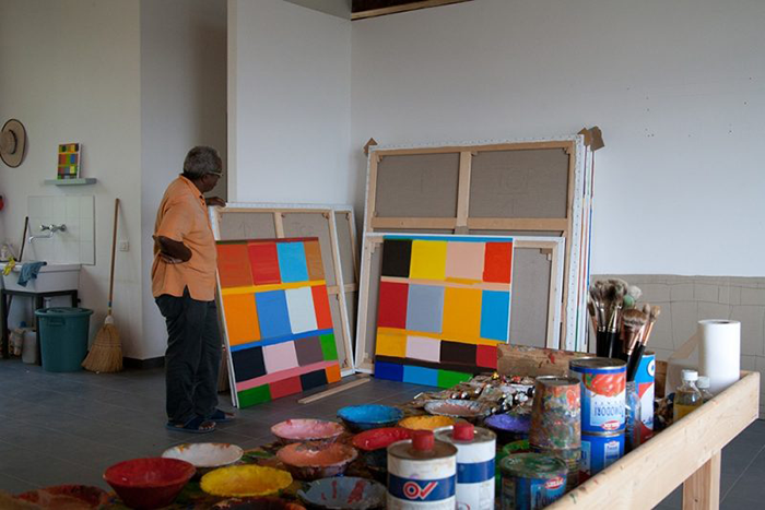 他“乱涂”了30年，74岁黑人只想画出每一种颜色